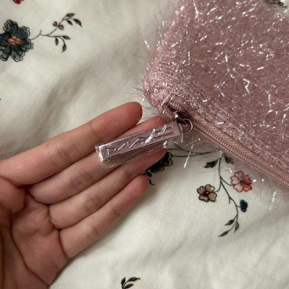 MAC Makeup Pouch - Picture 2 of 3